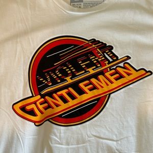 NWT VGHC Canucks - skate logo tee